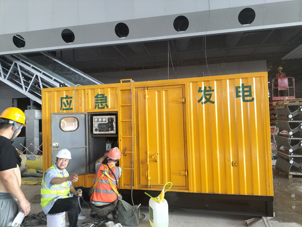 城西怎样判断空气滤清器是否需要更换？